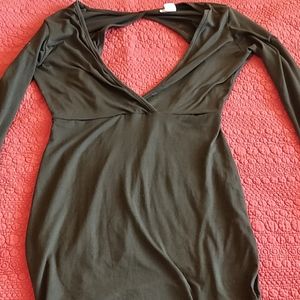 Gorgeous long sleeve dress open back pretty !!